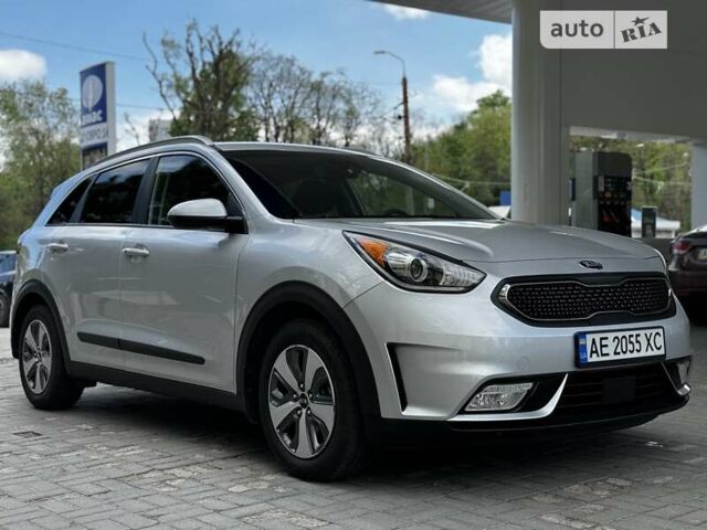 Кіа Niro, об'ємом двигуна 1.58 л та пробігом 40 тис. км за 18500 $, фото 5 на Automoto.ua