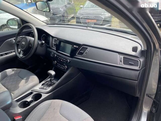 Кіа Niro, об'ємом двигуна 0 л та пробігом 208 тис. км за 15300 $, фото 6 на Automoto.ua