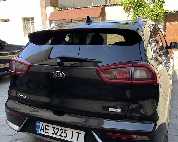 Кіа Niro, об'ємом двигуна 1.58 л та пробігом 180 тис. км за 16000 $, фото 1 на Automoto.ua