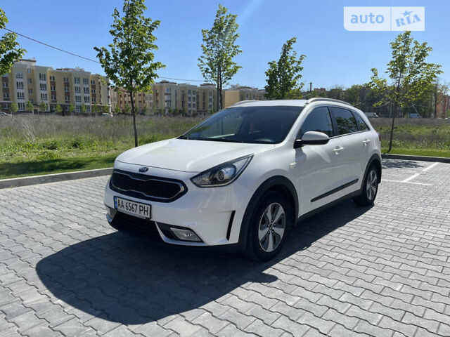 Киа Niro, объемом двигателя 1.58 л и пробегом 129 тыс. км за 17300 $, фото 9 на Automoto.ua