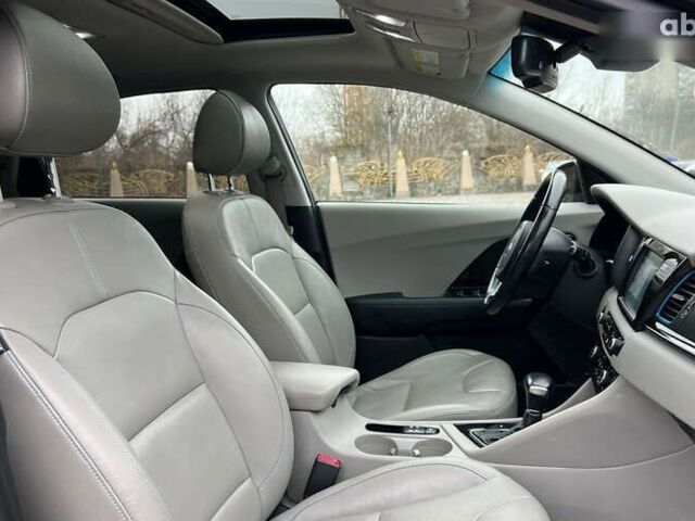 Кіа Niro, об'ємом двигуна 0 л та пробігом 92 тис. км за 18999 $, фото 24 на Automoto.ua