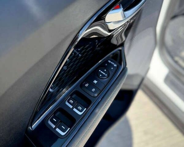 Киа Niro, объемом двигателя 0 л и пробегом 114 тыс. км за 17750 $, фото 19 на Automoto.ua