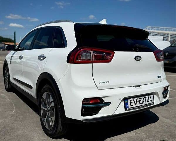 Киа Niro, объемом двигателя 0 л и пробегом 114 тыс. км за 17750 $, фото 4 на Automoto.ua