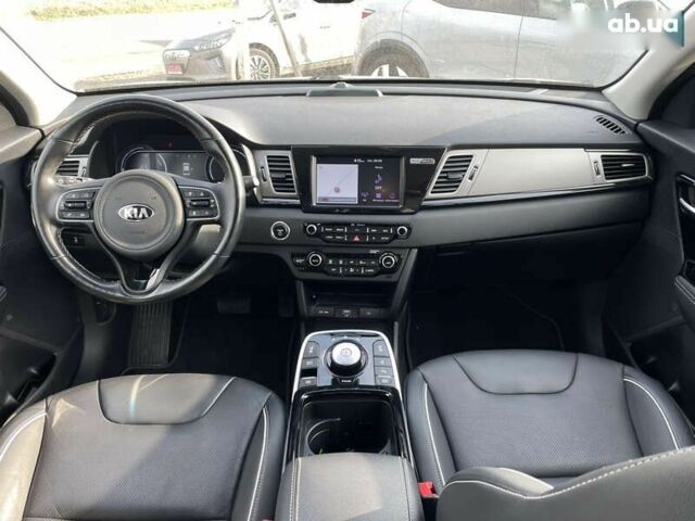 Киа Niro, объемом двигателя 0 л и пробегом 136 тыс. км за 17400 $, фото 13 на Automoto.ua
