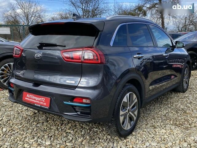 Киа Niro, объемом двигателя 0 л и пробегом 79 тыс. км за 18200 $, фото 16 на Automoto.ua