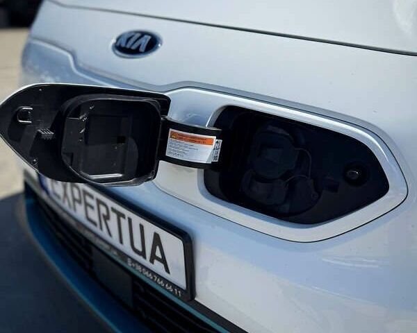 Киа Niro, объемом двигателя 0 л и пробегом 114 тыс. км за 17750 $, фото 10 на Automoto.ua