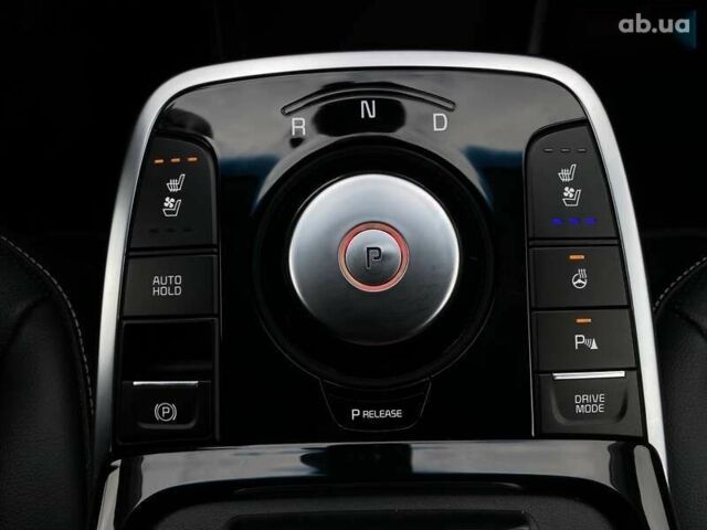 Киа Niro, объемом двигателя 0 л и пробегом 108 тыс. км за 18600 $, фото 7 на Automoto.ua