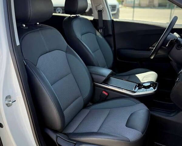 Киа Niro, объемом двигателя 0 л и пробегом 114 тыс. км за 17750 $, фото 22 на Automoto.ua