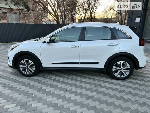 Кіа Niro, об'ємом двигуна 0 л та пробігом 152 тис. км за 19500 $, фото 12 на Automoto.ua