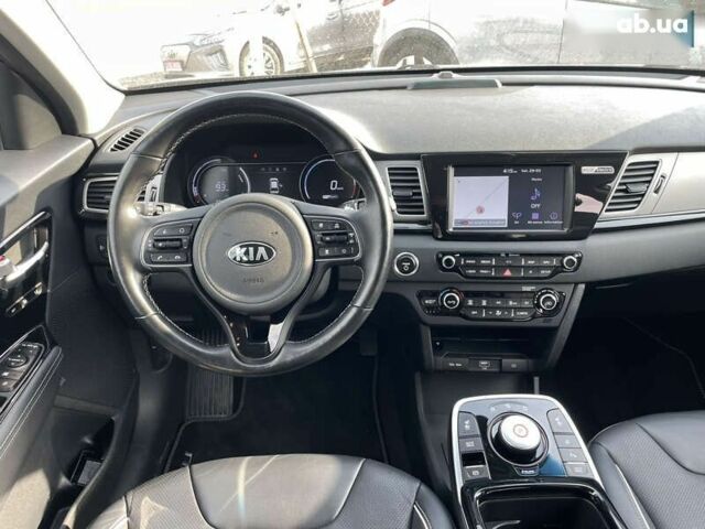 Киа Niro, объемом двигателя 0 л и пробегом 136 тыс. км за 17400 $, фото 16 на Automoto.ua
