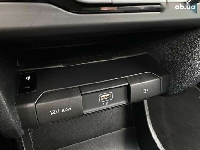 Кіа Niro, об'ємом двигуна 0 л та пробігом 89 тис. км за 19400 $, фото 5 на Automoto.ua