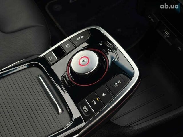 Киа Niro, объемом двигателя 0 л и пробегом 106 тыс. км за 17850 $, фото 9 на Automoto.ua