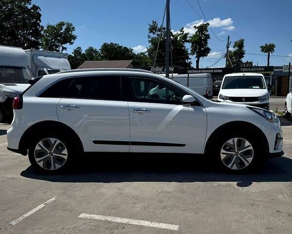 Киа Niro, объемом двигателя 0 л и пробегом 114 тыс. км за 17750 $, фото 1 на Automoto.ua