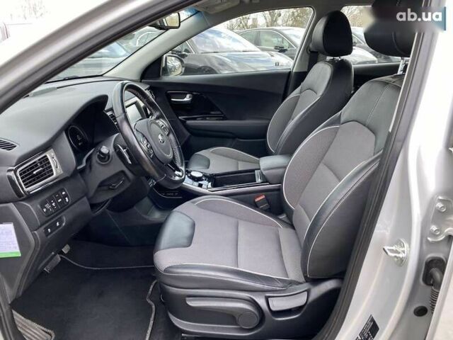 Киа Niro, объемом двигателя 0 л и пробегом 128 тыс. км за 17900 $, фото 19 на Automoto.ua