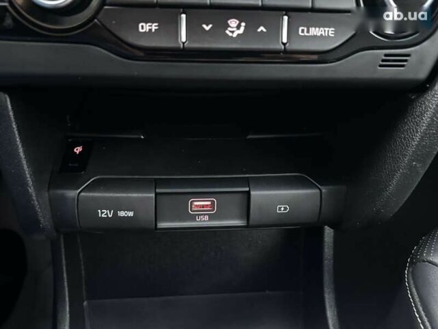 Киа Niro, объемом двигателя 0 л и пробегом 142 тыс. км за 16900 $, фото 13 на Automoto.ua