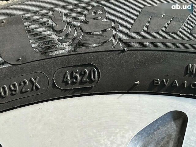 Киа Niro, объемом двигателя 0 л и пробегом 112 тыс. км за 17715 $, фото 23 на Automoto.ua