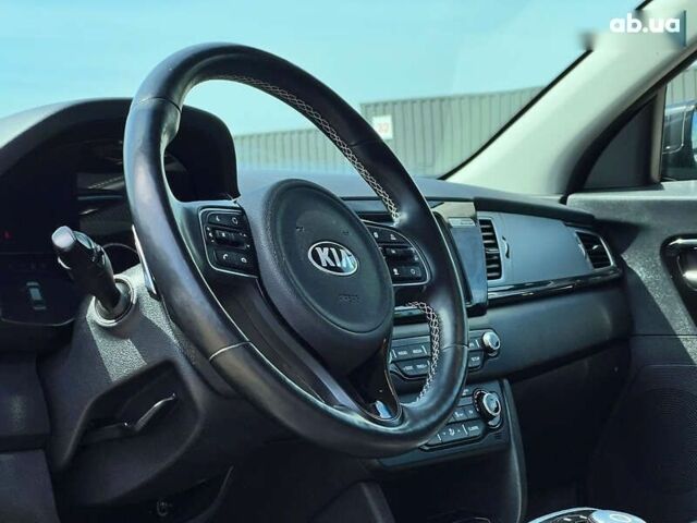 Киа Niro, объемом двигателя 0 л и пробегом 112 тыс. км за 17715 $, фото 24 на Automoto.ua