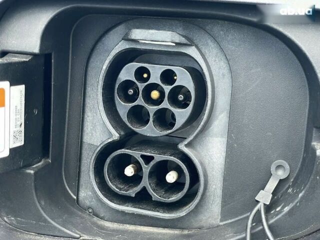 Киа Niro, объемом двигателя 0 л и пробегом 122 тыс. км за 18200 $, фото 24 на Automoto.ua