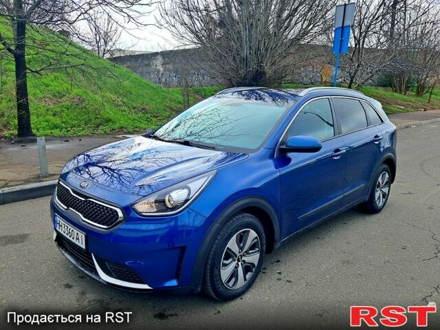 Киа Niro, объемом двигателя 16 л и пробегом 370 тыс. км за 13000 $, фото 1 на Automoto.ua