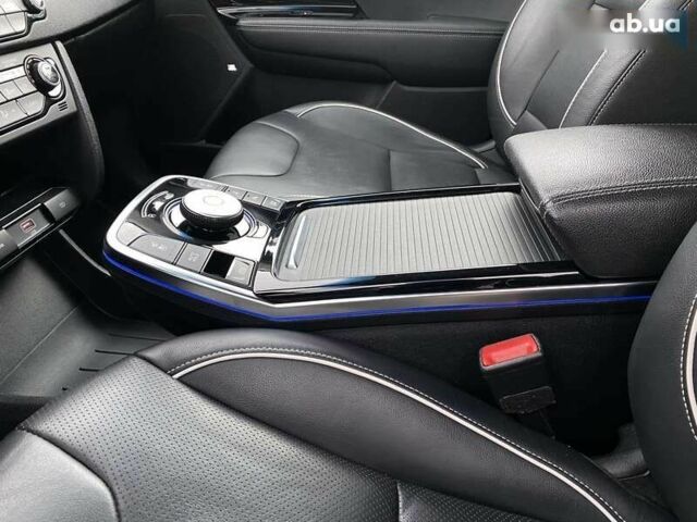 Киа Niro, объемом двигателя 0 л и пробегом 127 тыс. км за 18200 $, фото 6 на Automoto.ua