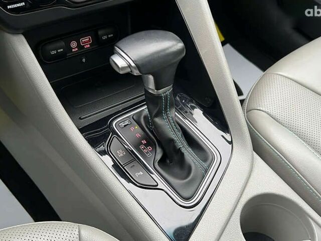 Кіа Niro, об'ємом двигуна 0 л та пробігом 92 тис. км за 18999 $, фото 17 на Automoto.ua