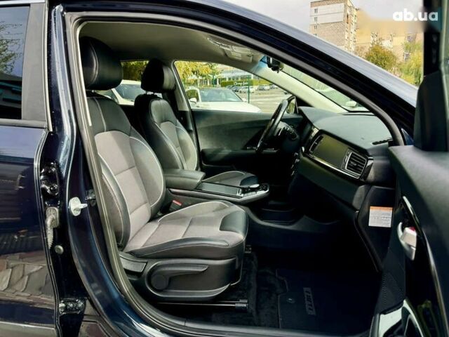 Киа Niro, объемом двигателя 0 л и пробегом 146 тыс. км за 14500 $, фото 2 на Automoto.ua