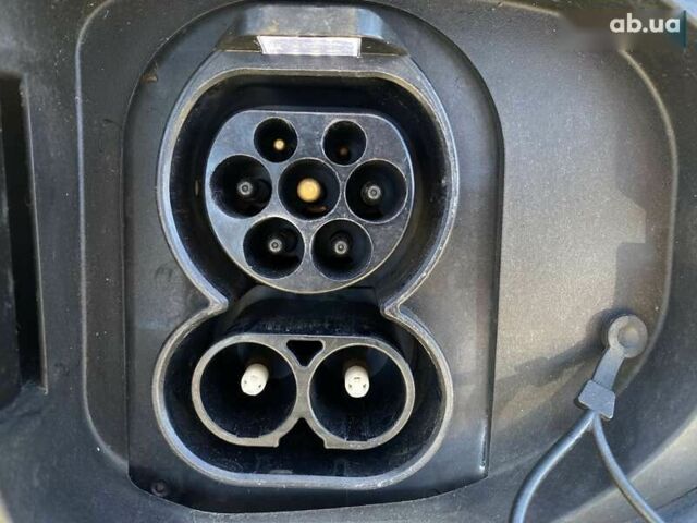 Киа Niro, объемом двигателя 0 л и пробегом 97 тыс. км за 20950 $, фото 24 на Automoto.ua