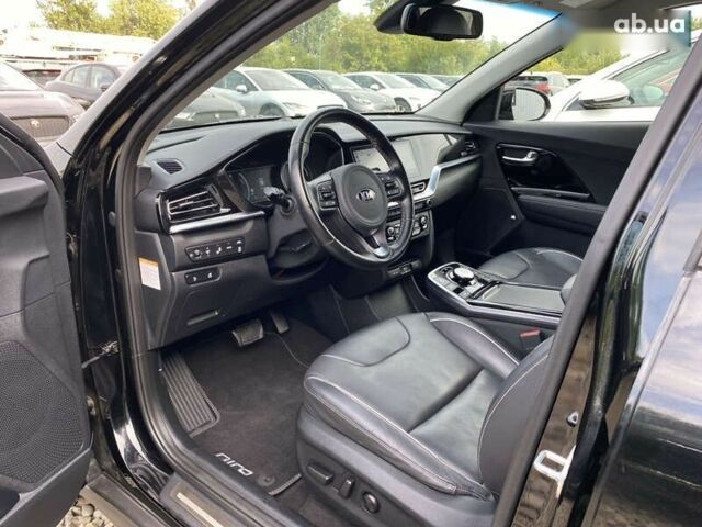 Киа Niro, объемом двигателя 0 л и пробегом 64 тыс. км за 23700 $, фото 2 на Automoto.ua