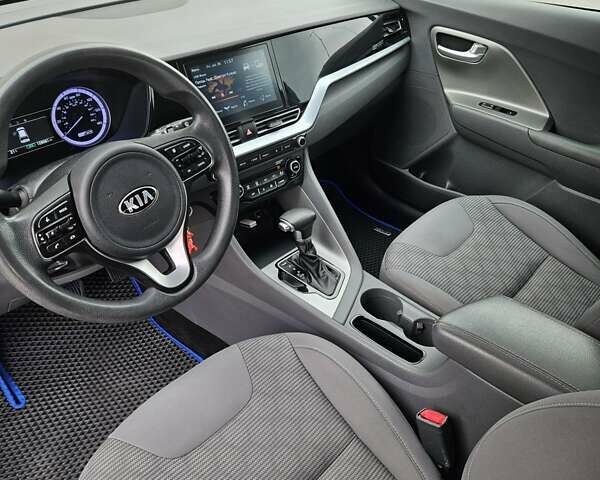 Кіа Niro, об'ємом двигуна 1.6 л та пробігом 211 тис. км за 16499 $, фото 14 на Automoto.ua