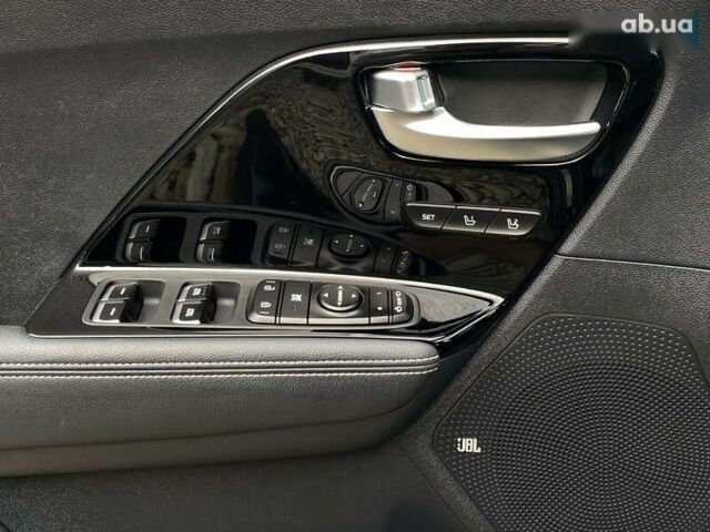 Киа Niro, объемом двигателя 0 л и пробегом 64 тыс. км за 23700 $, фото 9 на Automoto.ua