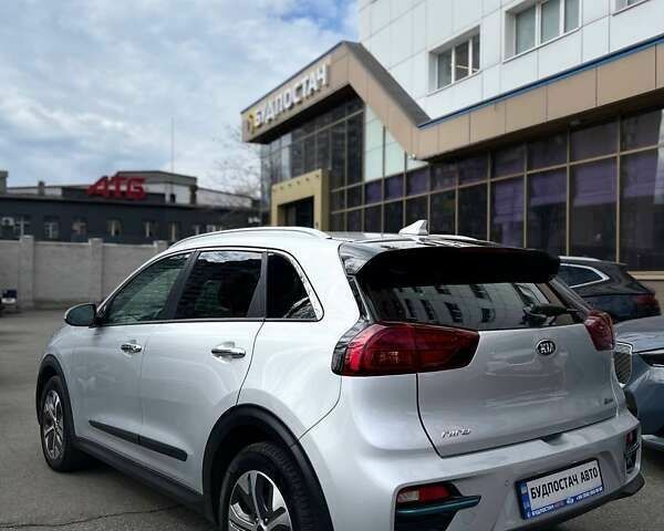 Киа Niro, объемом двигателя 0 л и пробегом 70 тыс. км за 19299 $, фото 2 на Automoto.ua