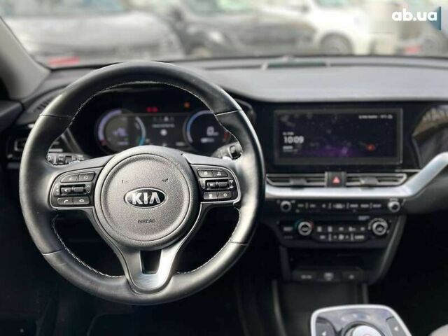 Киа Niro, объемом двигателя 0 л и пробегом 70 тыс. км за 19299 $, фото 23 на Automoto.ua