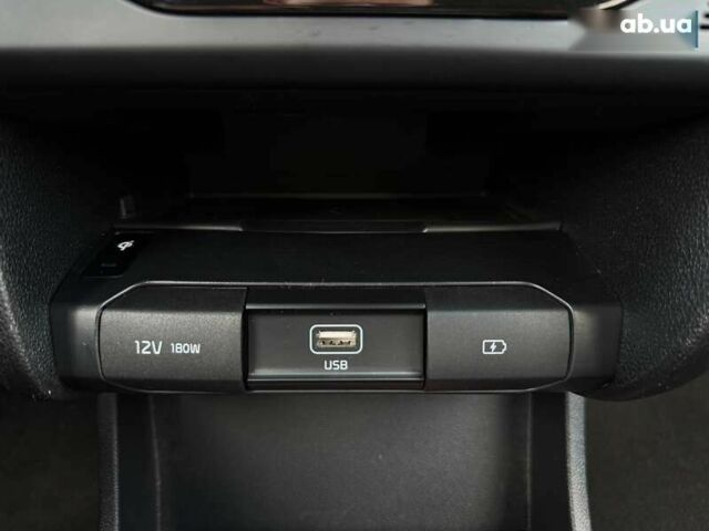 Киа Niro, объемом двигателя 0 л и пробегом 69 тыс. км за 23200 $, фото 6 на Automoto.ua