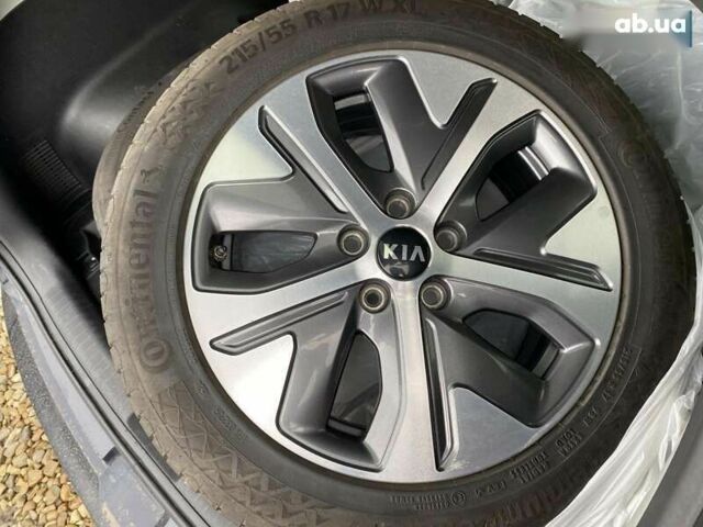 Киа Niro, объемом двигателя 0 л и пробегом 74 тыс. км за 20700 $, фото 6 на Automoto.ua