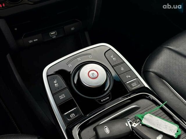 Кіа Niro, об'ємом двигуна 0 л та пробігом 112 тис. км за 19999 $, фото 18 на Automoto.ua