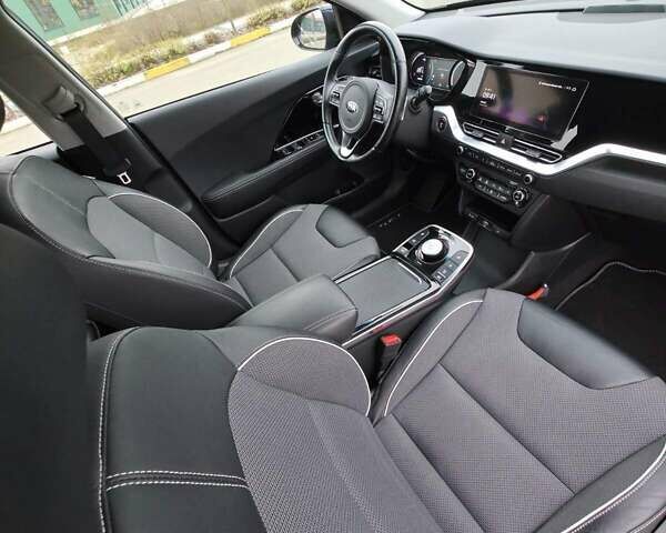 Кіа Niro, об'ємом двигуна 0 л та пробігом 96 тис. км за 19500 $, фото 25 на Automoto.ua