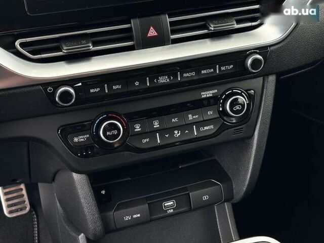 Кіа Niro, об'ємом двигуна 0 л та пробігом 95 тис. км за 20450 $, фото 21 на Automoto.ua
