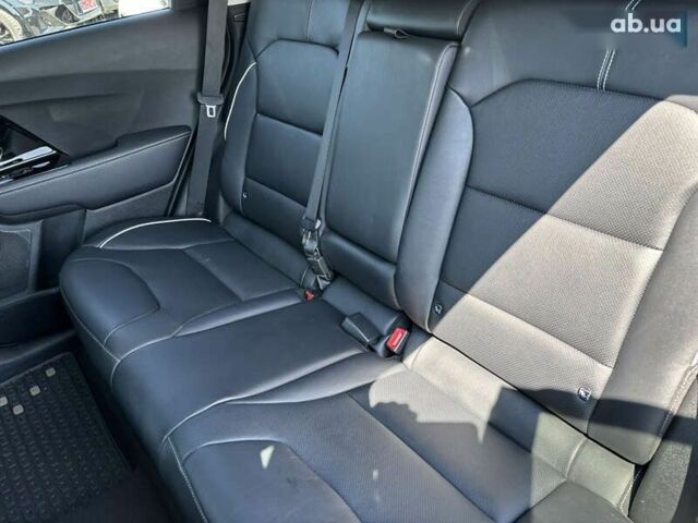 Киа Niro, объемом двигателя 0 л и пробегом 136 тыс. км за 19999 $, фото 24 на Automoto.ua