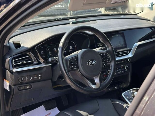 Киа Niro, объемом двигателя 0 л и пробегом 136 тыс. км за 19999 $, фото 12 на Automoto.ua