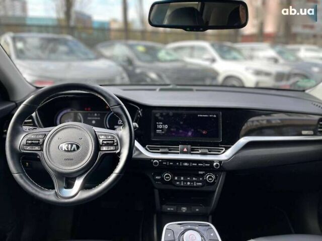 Киа Niro, объемом двигателя 0 л и пробегом 70 тыс. км за 19299 $, фото 3 на Automoto.ua