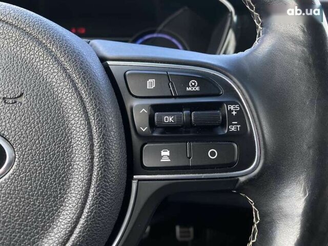 Кіа Niro, об'ємом двигуна 0 л та пробігом 97 тис. км за 20950 $, фото 4 на Automoto.ua