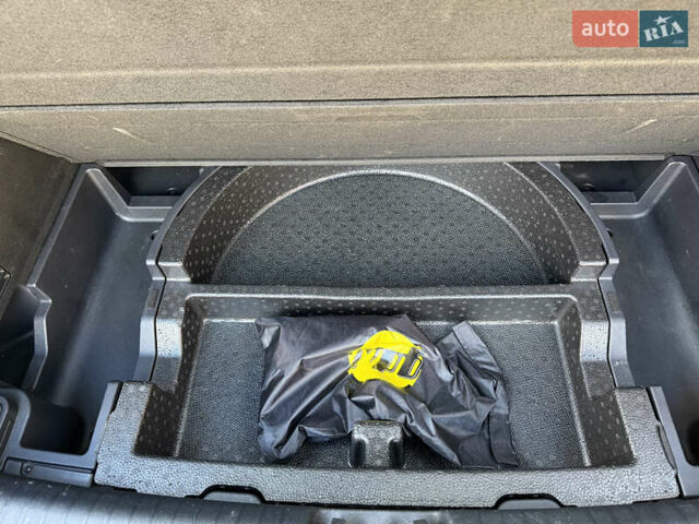 Кіа Niro, об'ємом двигуна 0 л та пробігом 141 тис. км за 18499 $, фото 45 на Automoto.ua