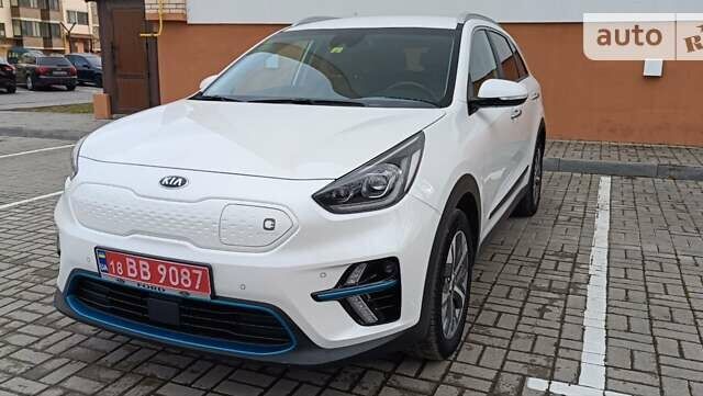 Кіа Niro, об'ємом двигуна 0 л та пробігом 106 тис. км за 23990 $, фото 2 на Automoto.ua