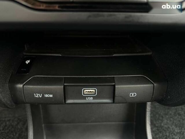 Киа Niro, объемом двигателя 0 л и пробегом 129 тыс. км за 19900 $, фото 15 на Automoto.ua