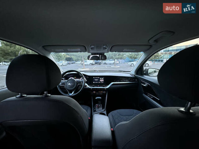 Киа Niro, объемом двигателя 1.58 л и пробегом 78 тыс. км за 20500 $, фото 14 на Automoto.ua