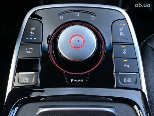 Кіа Niro, об'ємом двигуна 0 л та пробігом 76 тис. км за 22900 $, фото 6 на Automoto.ua