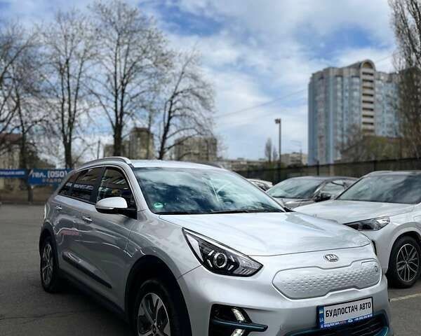 Киа Niro, объемом двигателя 0 л и пробегом 70 тыс. км за 19299 $, фото 1 на Automoto.ua
