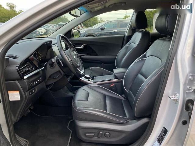 Кіа Niro, об'ємом двигуна 0 л та пробігом 81 тис. км за 21950 $, фото 20 на Automoto.ua