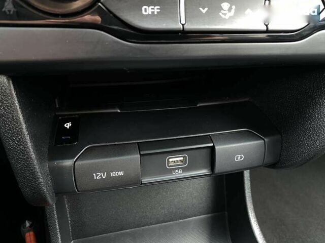 Киа Niro, объемом двигателя 0 л и пробегом 107 тыс. км за 21400 $, фото 9 на Automoto.ua