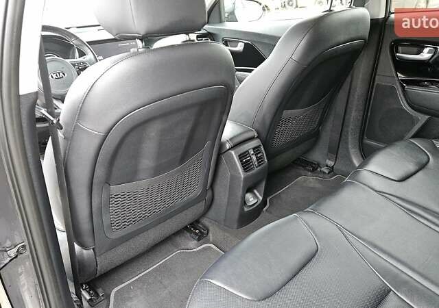 Кіа Niro, об'ємом двигуна 0 л та пробігом 133 тис. км за 19950 $, фото 15 на Automoto.ua